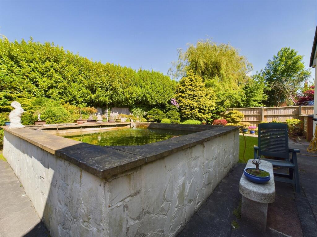 3 bedroom detached house for sale in Sefton Gardens, Aughton, Ormskirk, L39