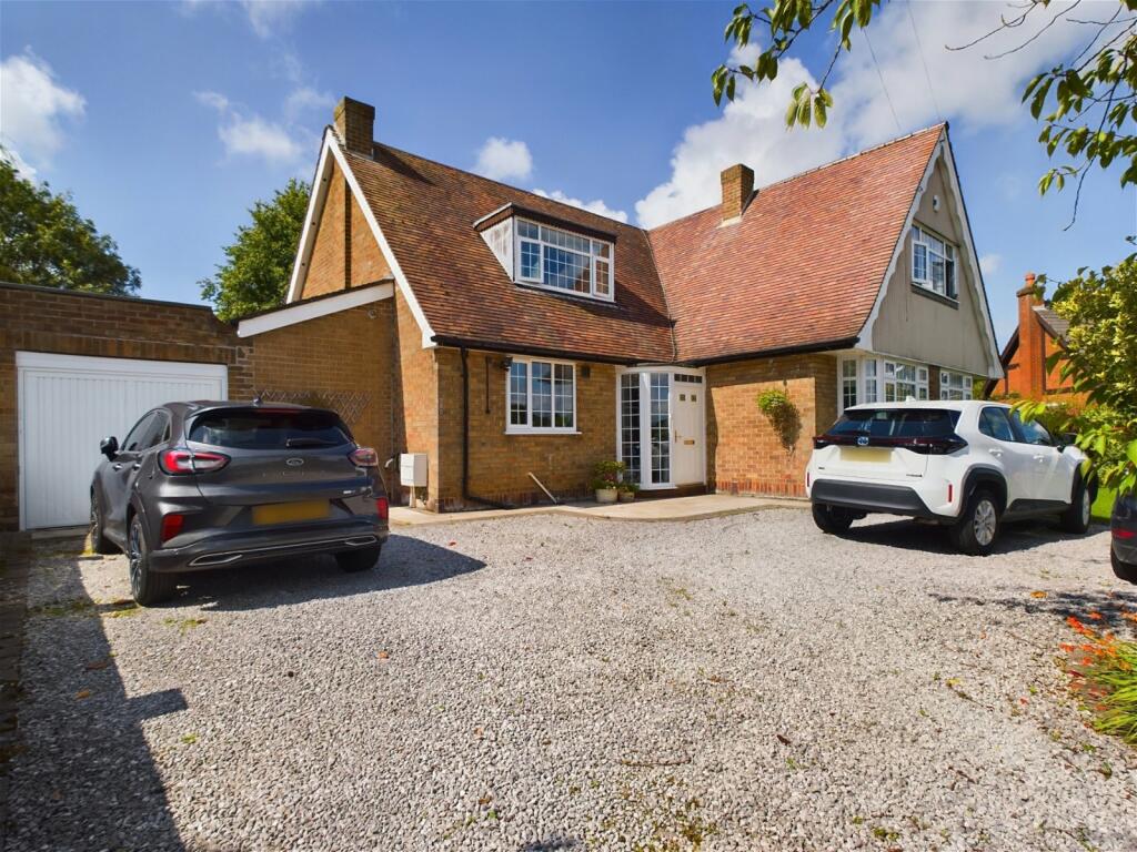 5 bedroom detached house for sale in Prescot Road, Aughton, Lancashire, L39