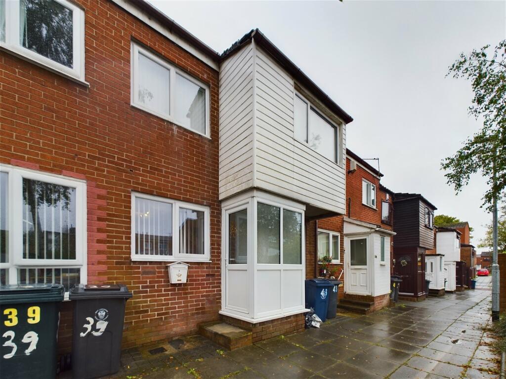 3 bedroom terraced house for sale in Castlehey, Skelmersdale