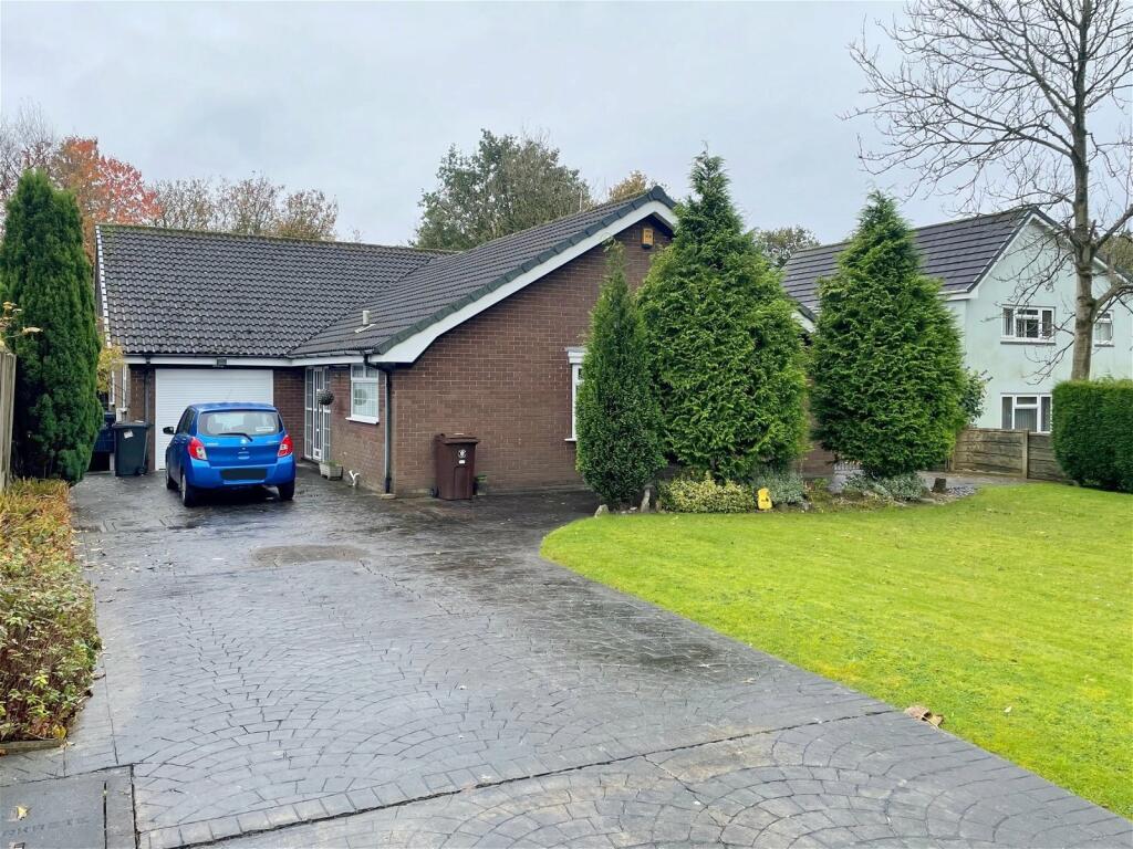 3 bedroom detached bungalow for sale in Elmers Green, Skelmersdale