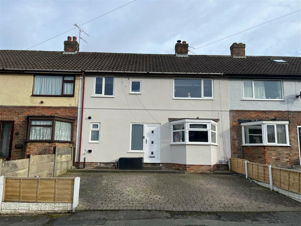 3 bedroom terraced house for sale in Rothwell Drive, Aughton, L39