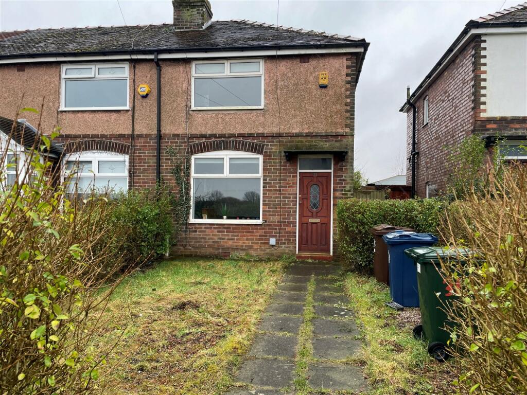2 bedroom end of terrace house for sale in Crosshall Brow, Westhead