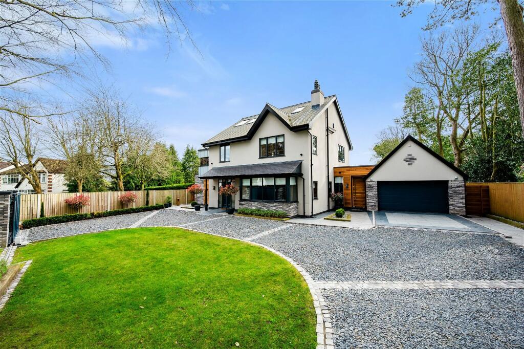 6 bedroom detached house for sale in Moss Delph Lane, Aughton, Ormskirk