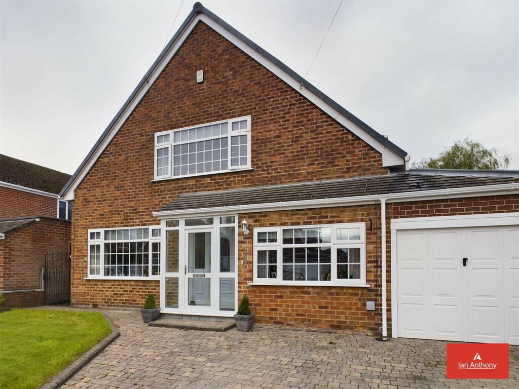 4 bedroom detached house for sale in Sefton Gardens, Aughton, L39 6RZ, L39