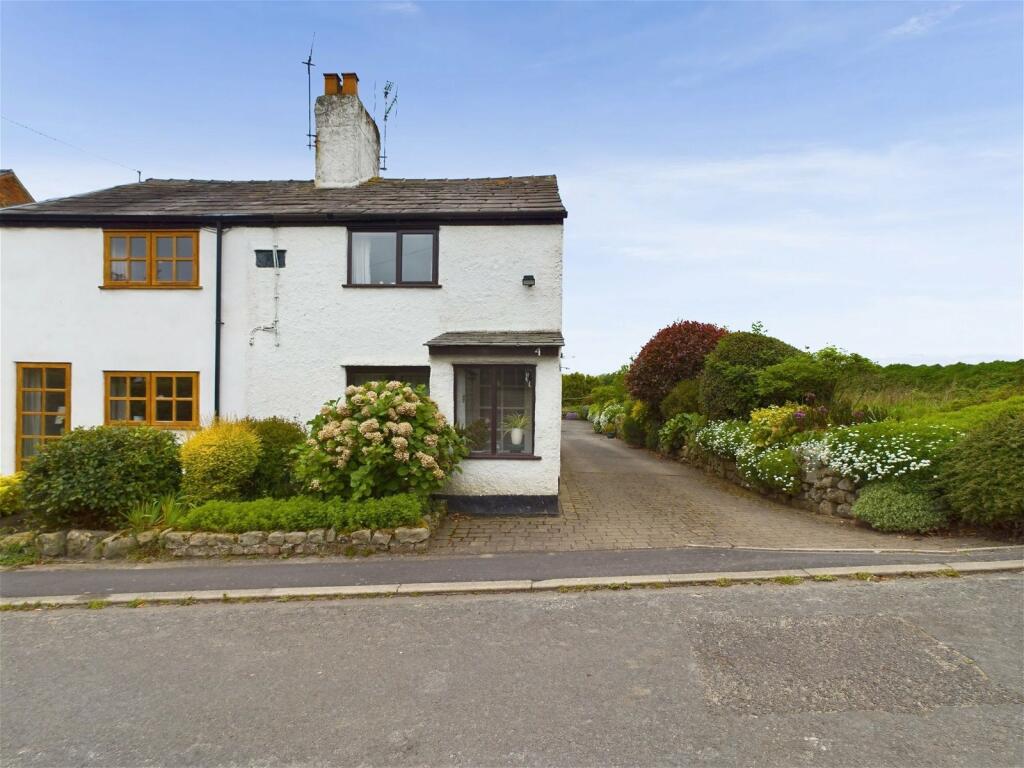 2 bedroom cottage for sale in Ivy Cottages, Clieves Hill Lane, Aughton