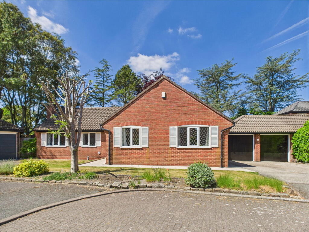 Main image of property: Thornton Close, Rufford, L40 1UW