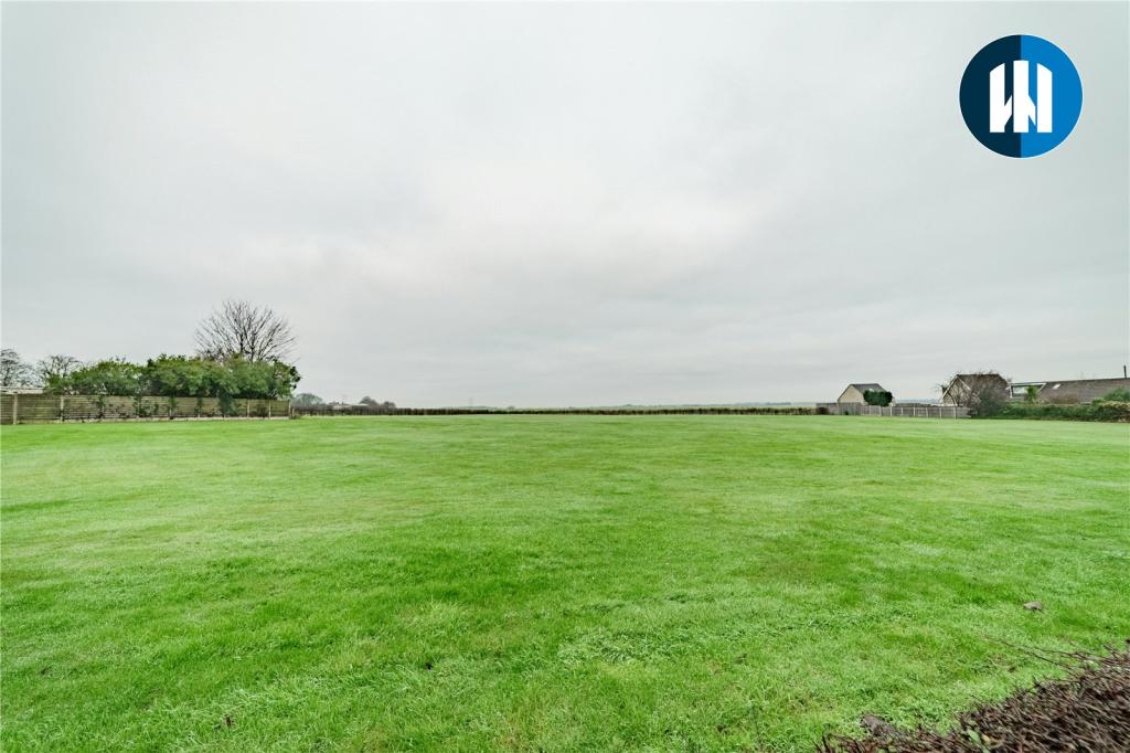 3 bedroom bungalow for sale in Barnsley Road, Hemsworth, Pontefract, WF9