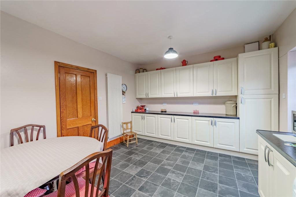 3 bedroom bungalow for sale in Barnsley Road, Hemsworth, Pontefract, WF9