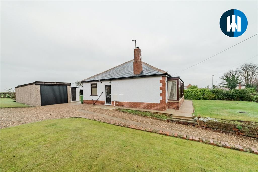 3 bedroom bungalow for sale in Barnsley Road, Hemsworth, Pontefract, WF9