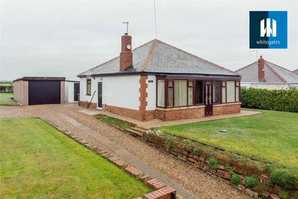 3 bedroom bungalow for sale in Barnsley Road, Hemsworth, Pontefract, WF9