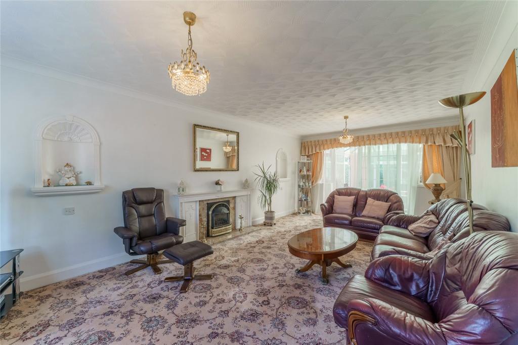 4 bedroom detached house for sale in Rectory Garth, Hemsworth