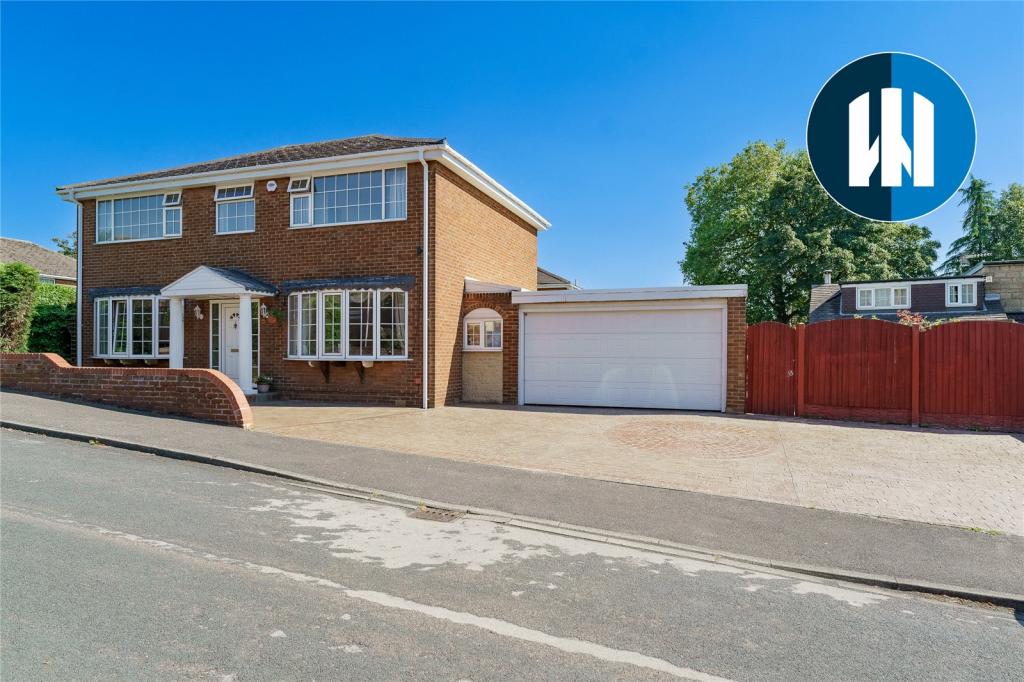 4 bedroom detached house for sale in Rectory Garth, Hemsworth