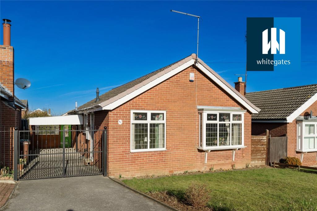 3 bedroom bungalow for sale in Greenacre Road, Upton, Pontefract, West Yorkshire, WF9
