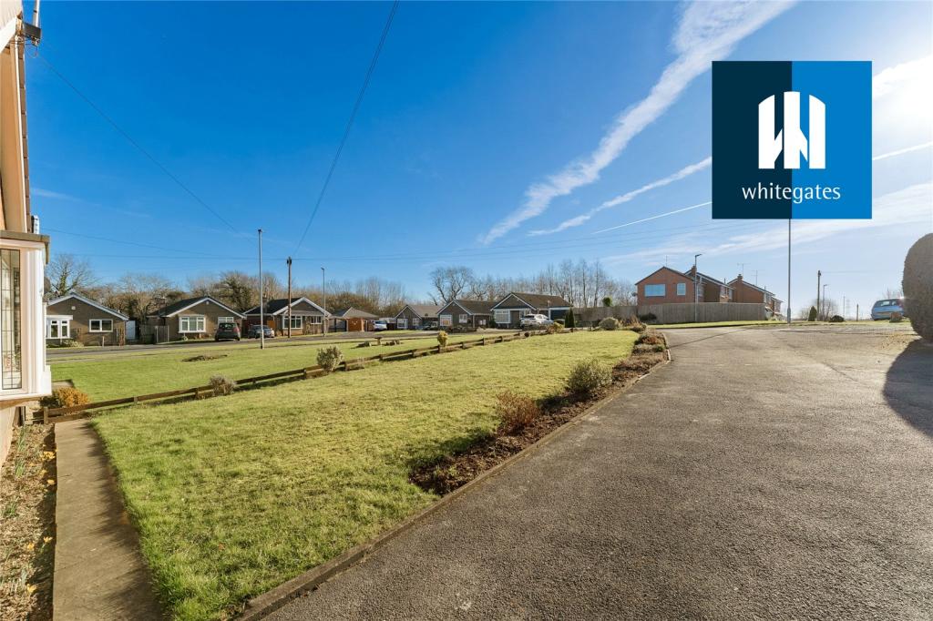 3 bedroom bungalow for sale in Greenacre Road, Upton, Pontefract, West Yorkshire, WF9