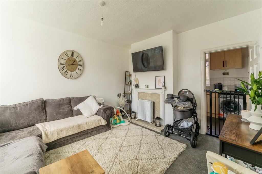 2 bedroom semidetached house for sale in Westfield Lane, South Elmsall