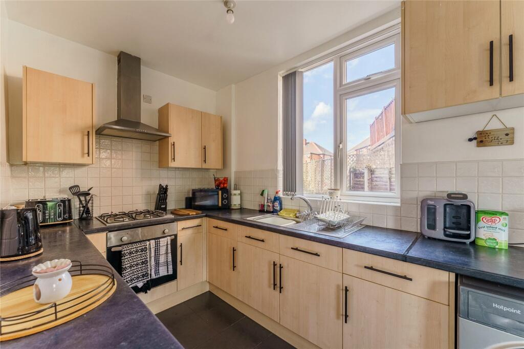 2 bedroom semidetached house for sale in Westfield Lane, South Elmsall