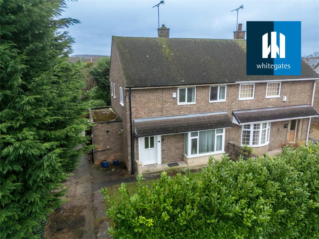 3 bedroom semidetached house for sale in Carr Lane, South Kirkby