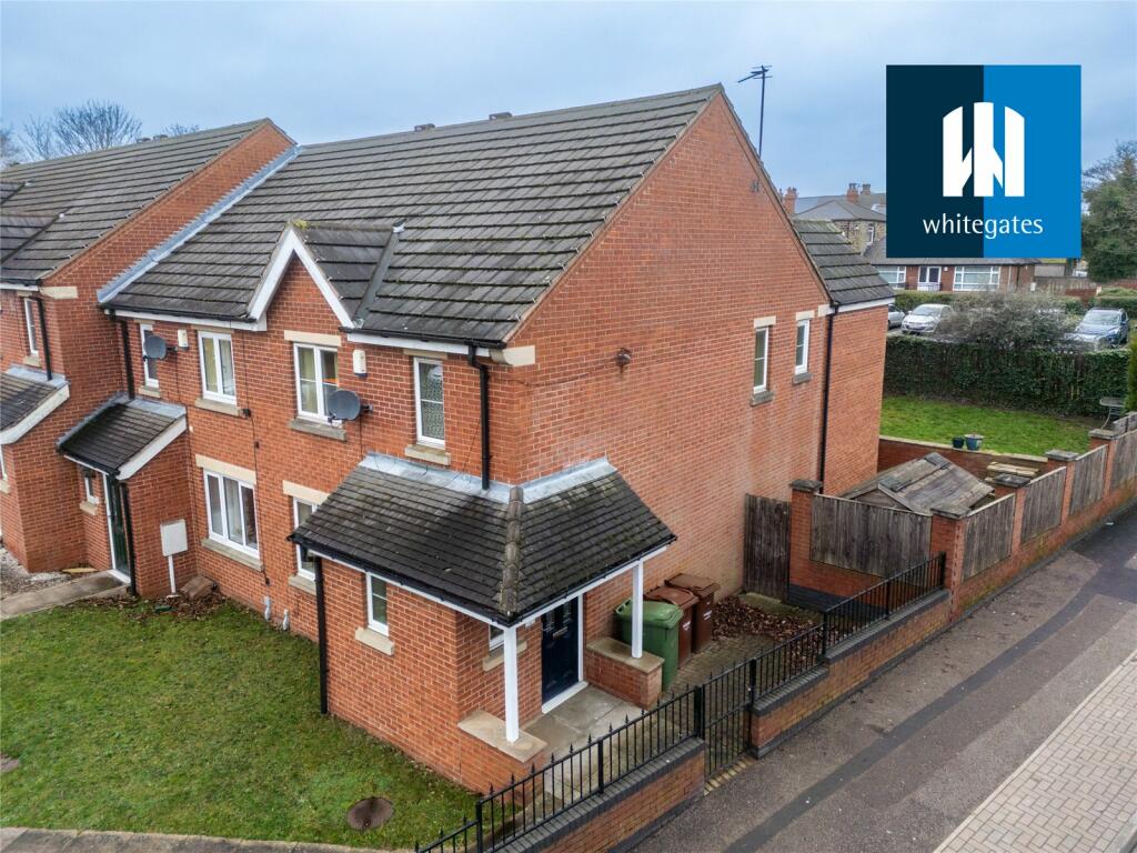 4 bedroom town house for sale in Hollygarth Court, Hemsworth