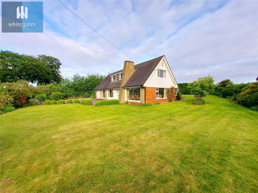 4 bedroom detached house for sale in Back Lane, Badsworth, Pontefract