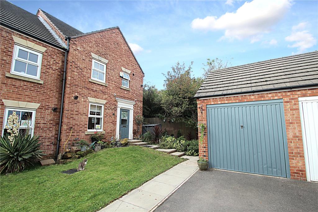 3 bedroom town house for sale in Marsden Mews, Hemsworth, Pontefract