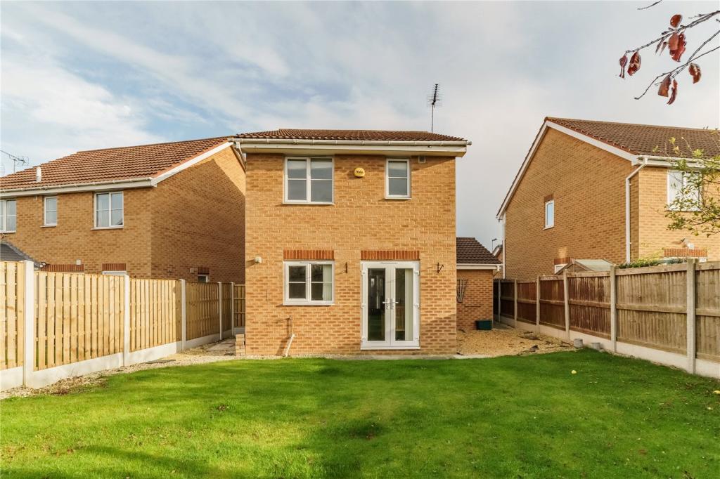 3 bedroom detached house for sale in Caddon Avenue, South Elmsall