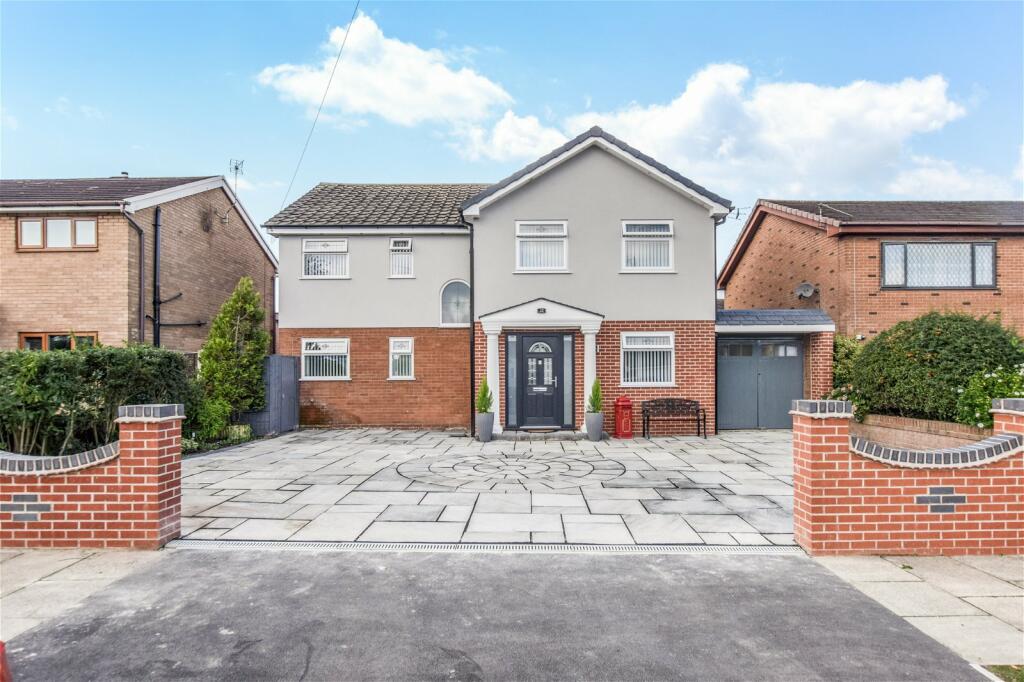 4 bedroom detached house for sale in Farndale, Farnworth, Widnes, WA8