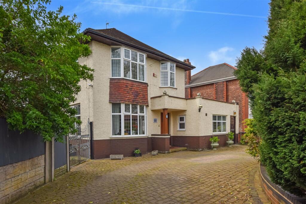 4 bedroom detached house for sale in Coroners Lane, Farnworth, Widnes, WA8