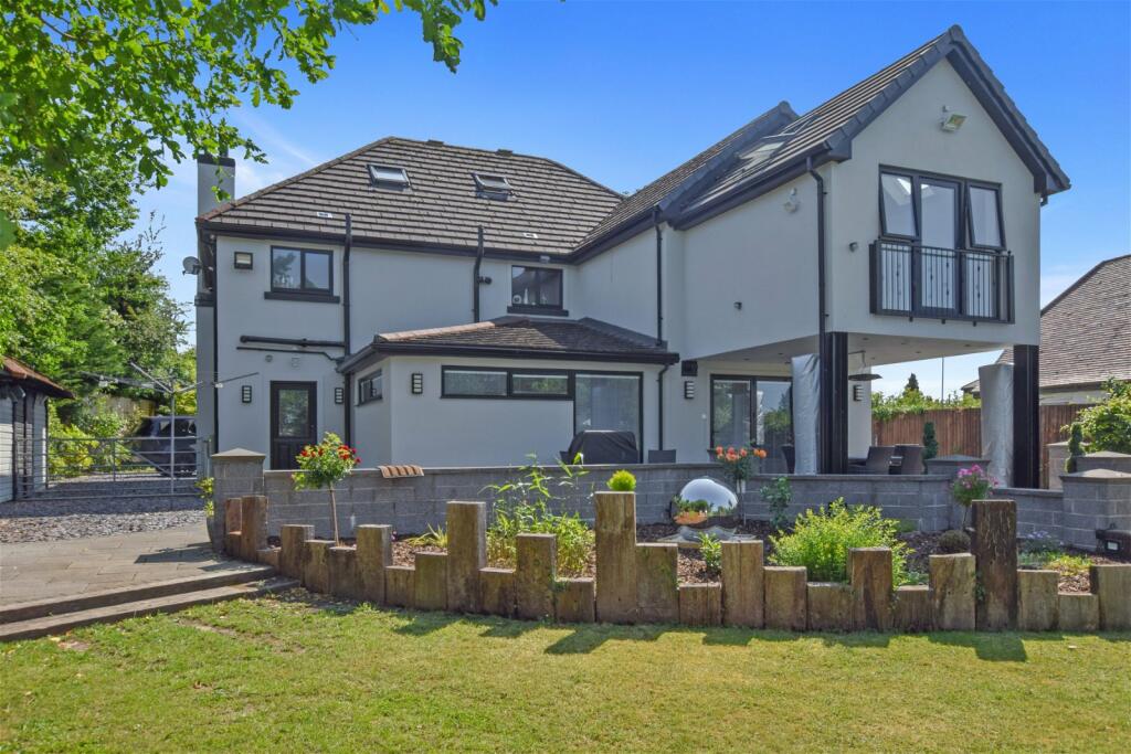 4 bedroom detached house for sale in Stockswell Road, Widnes, WA8