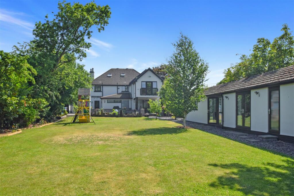 4 bedroom detached house for sale in Stockswell Road, Widnes, WA8