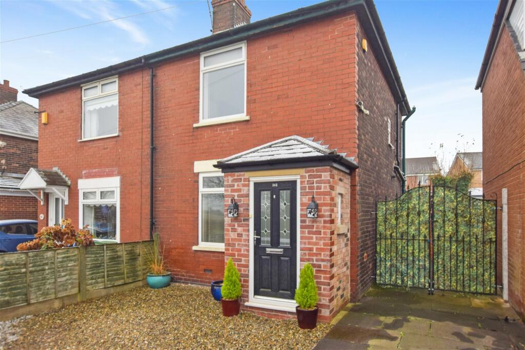 2 bedroom semidetached house for sale in Derby Road, Widnes, WA8