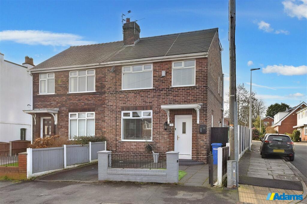 4 bedroom semidetached house for sale in Barrows Green Lane, Widnes, WA8