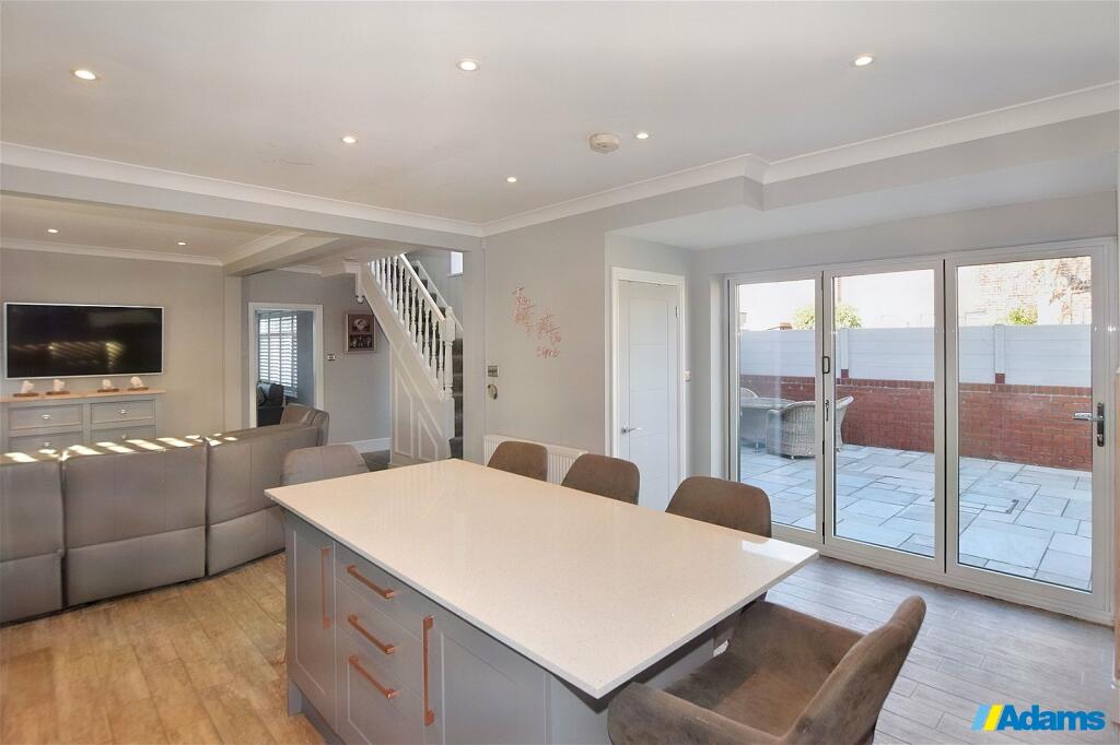 3 bedroom detached house for sale in Beaconsfield Road, Farnworth