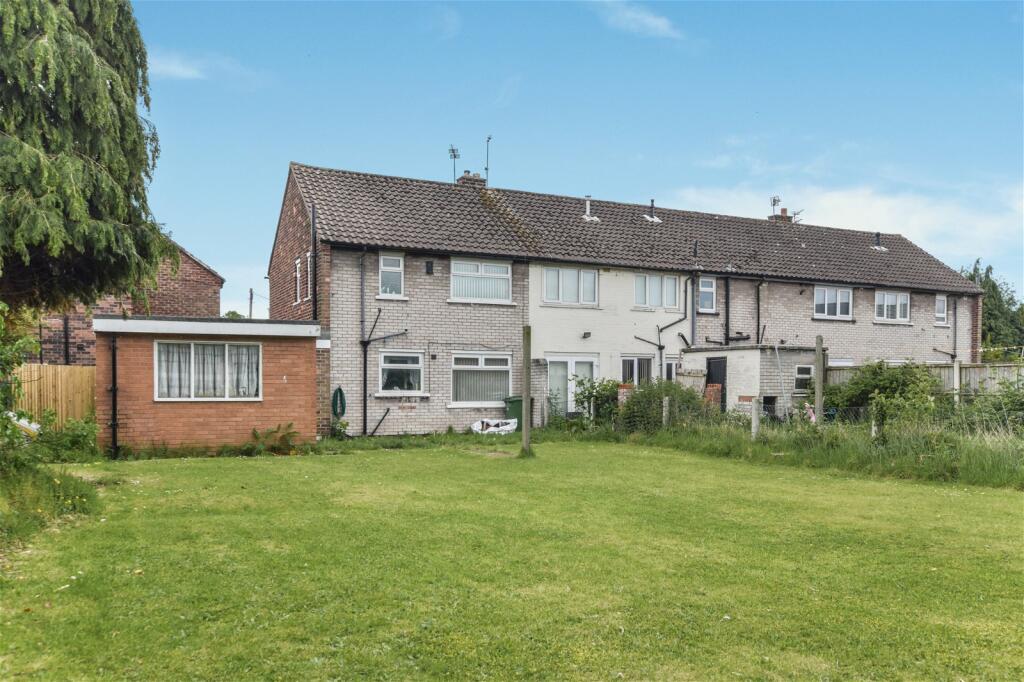 2 bedroom town house for sale in Edinburgh Road, Widnes, WA8