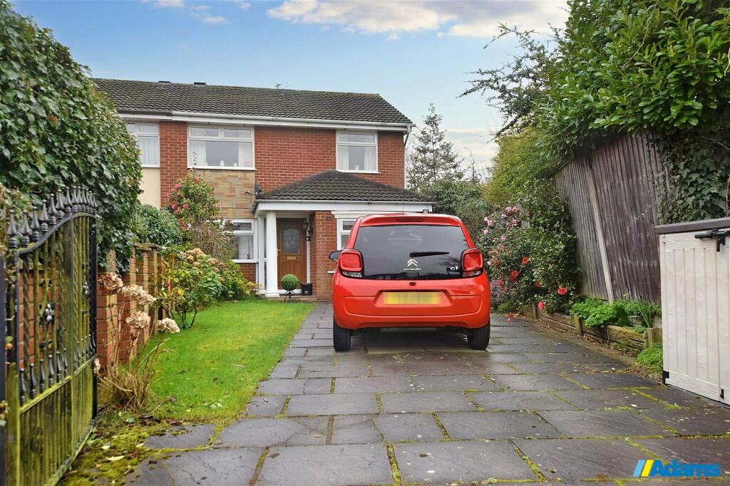3 bedroom semidetached house for sale in Wellfield, Farnworth, Widnes, WA8