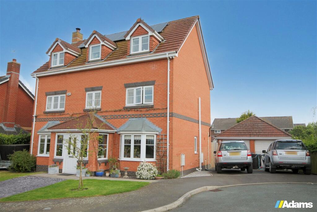 5 bedroom detached house for sale in Fox Bank Close, Widnes, WA8