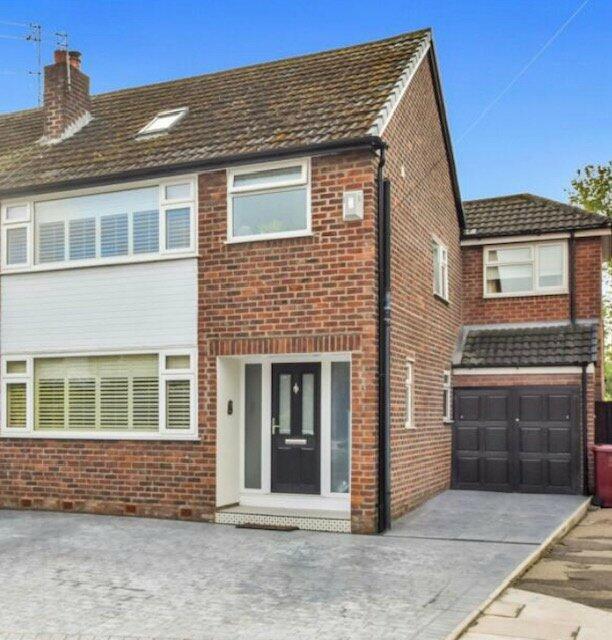 4 bedroom semidetached house for sale in The Ridgeway, Cronton, Widnes