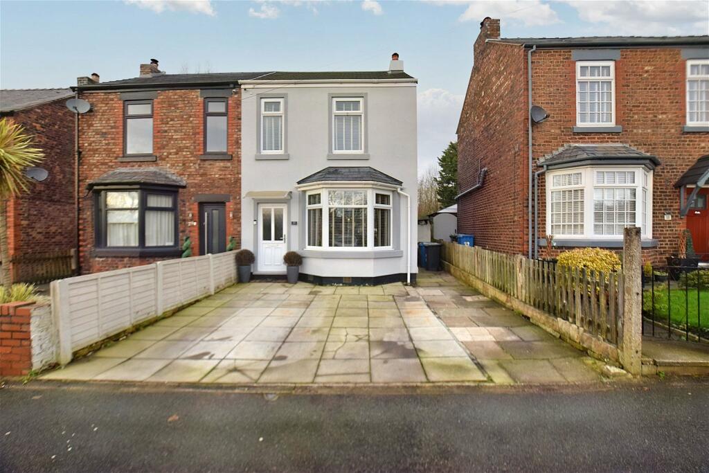 3 bedroom semidetached house for sale in Sandy Lane, Runcorn, WA7