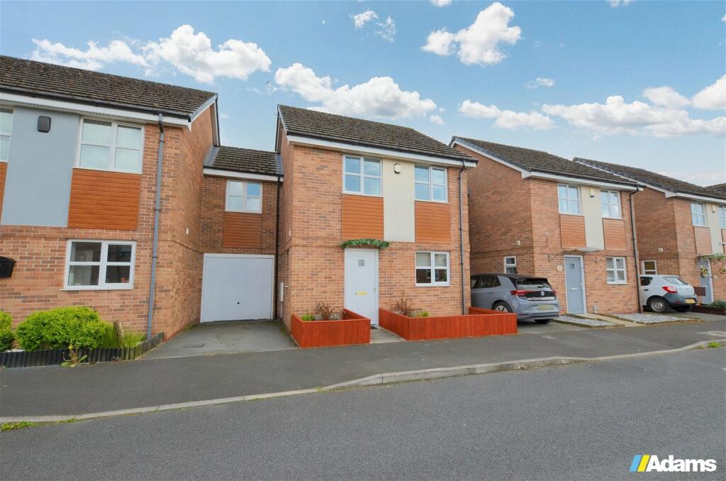 3 bedroom link detached house for sale in Lockfield, Runcorn, WA7