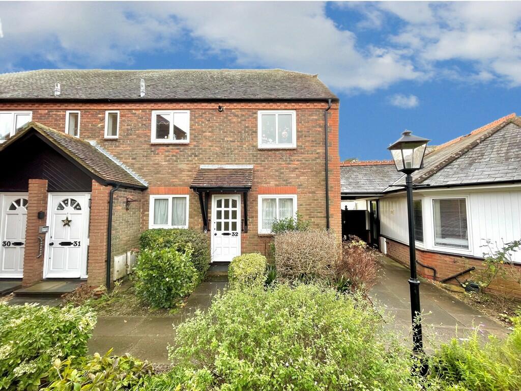 2 bedroom ground floor flat for sale in The Street, Rustington, BN16