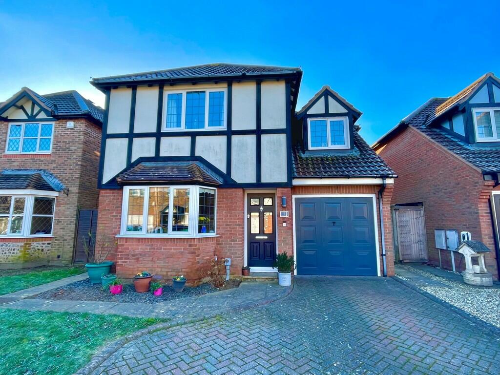 4 bedroom detached house for sale in Drewetts Close, Rustington, BN16