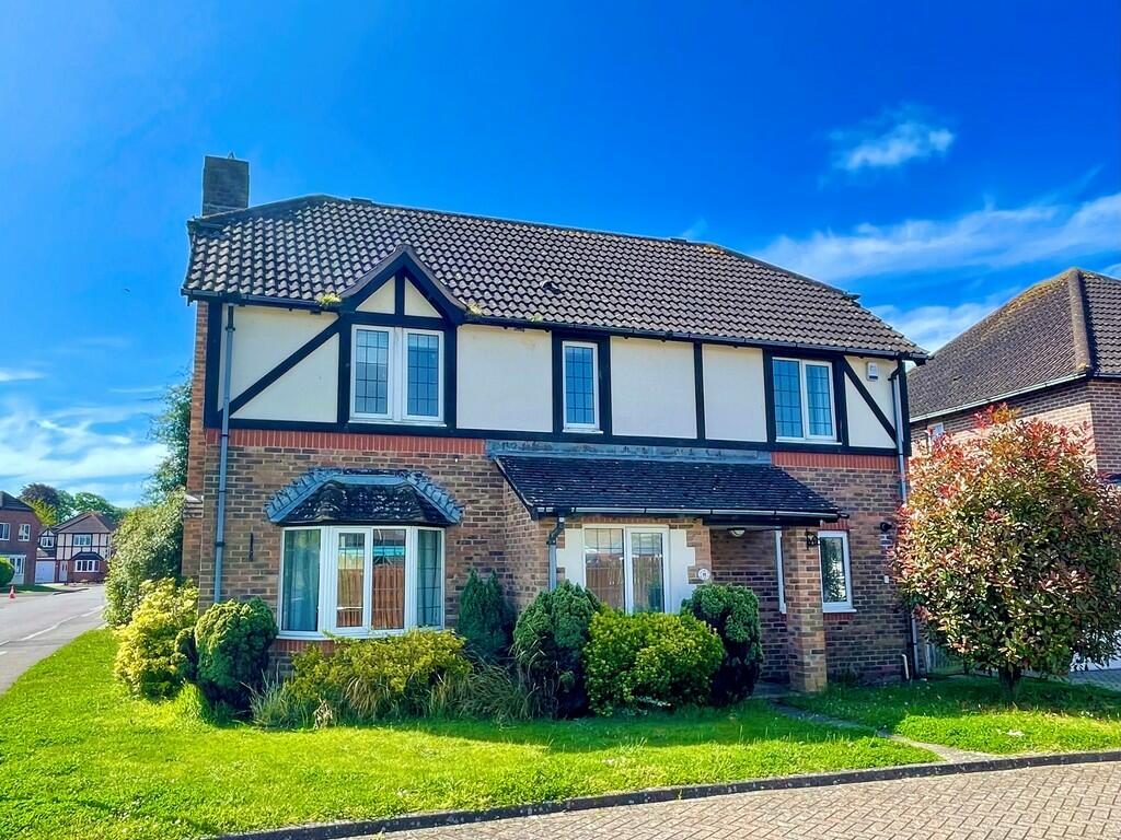 4 bedroom detached house for sale in Windsor Drive, Rustington, BN16