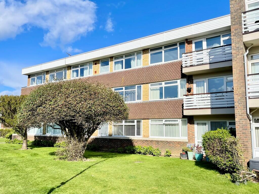 1 bedroom ground floor flat for sale in Chichester Court, Rustington, BN16