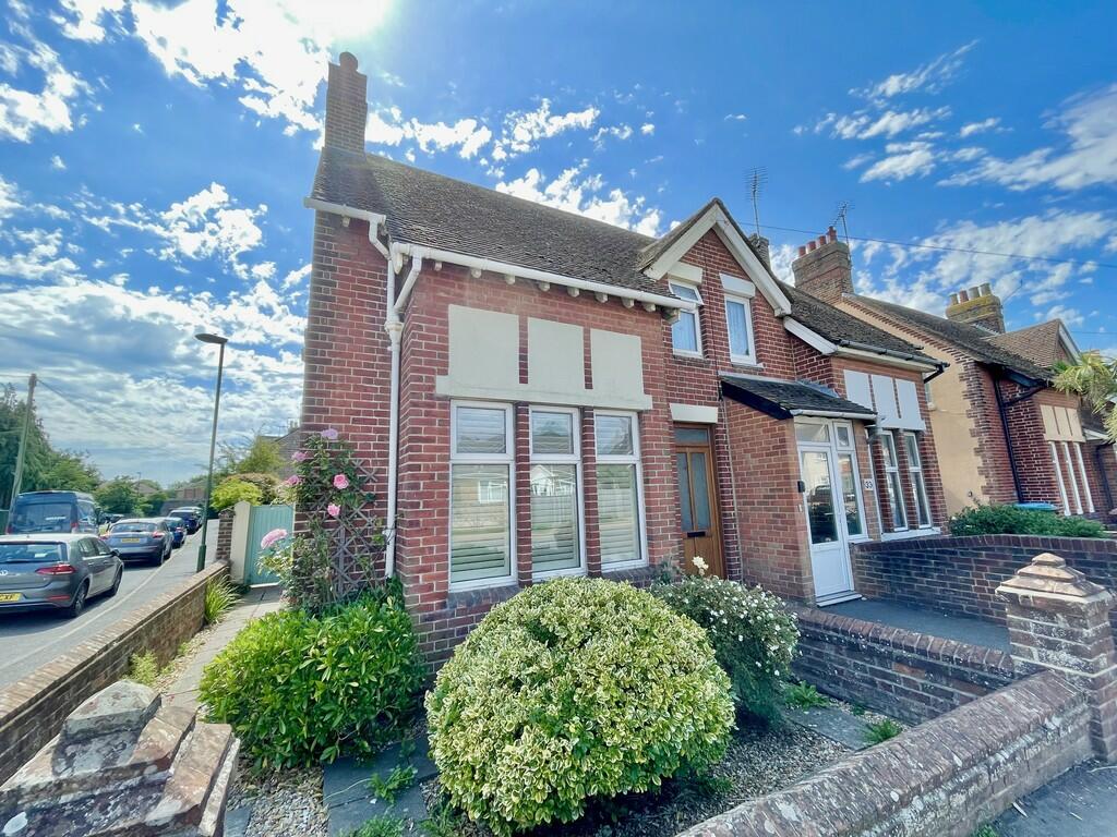 2 bedroom semidetached house for sale in Worthing Road, Rustington, BN16