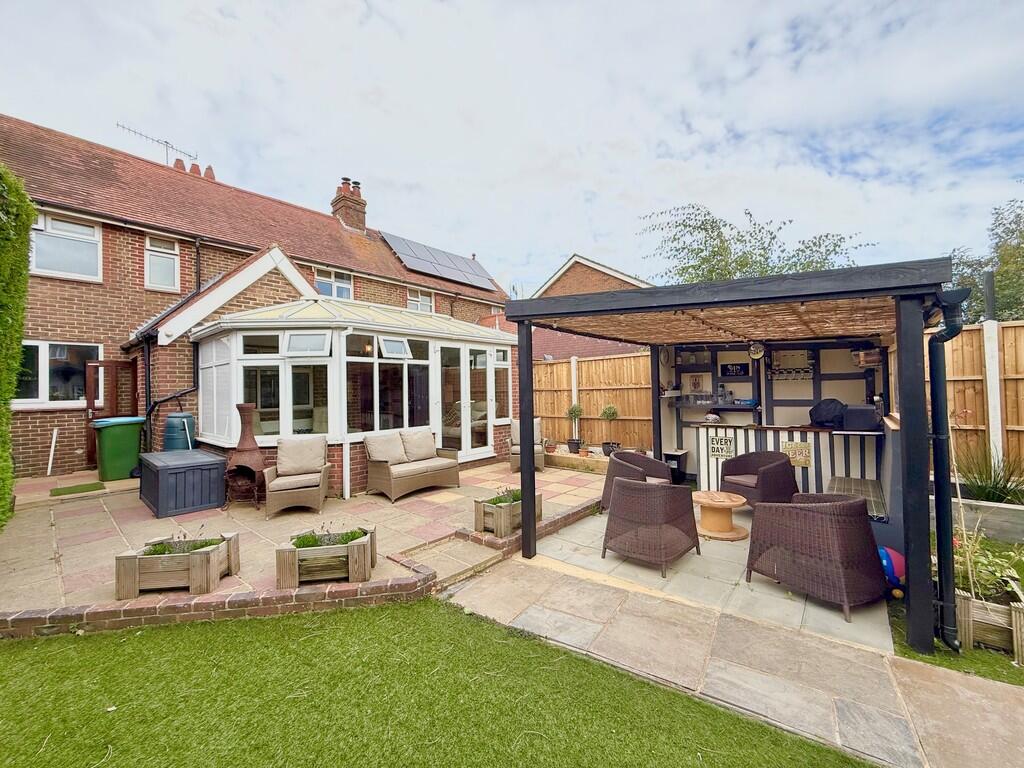 Main image of property: Worthing Road