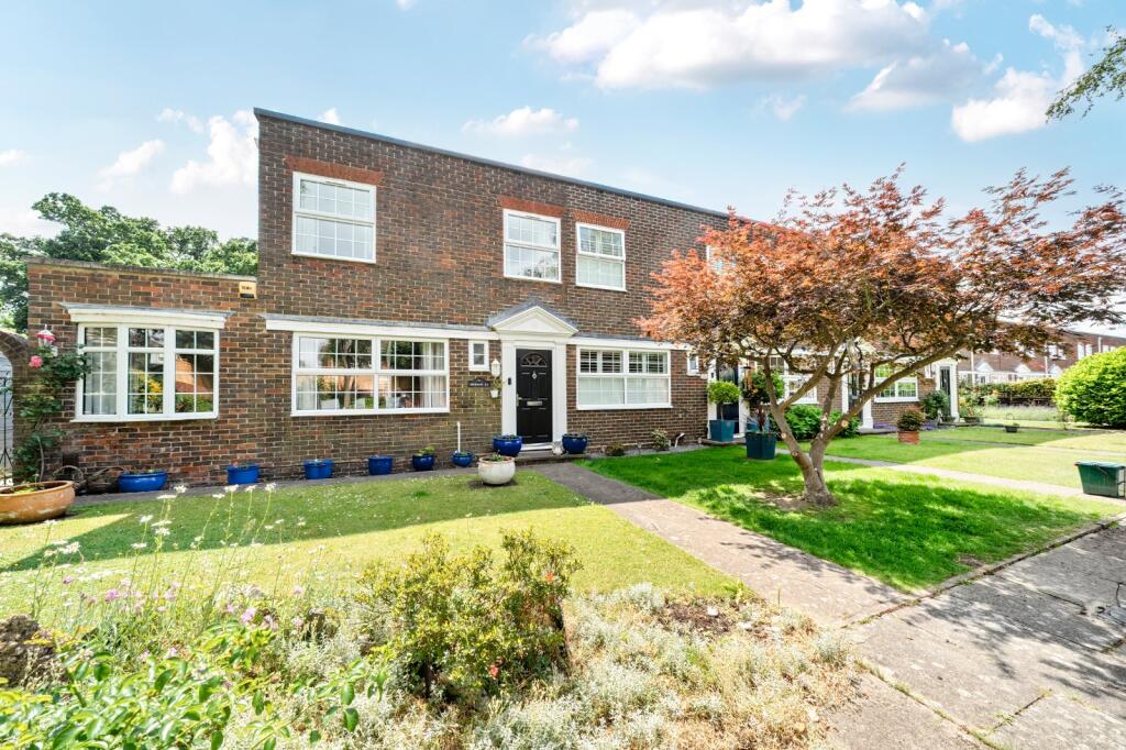 Main image of property: Shaftesbury Crescent, Staines-upon-Thames, Surrey, TW18