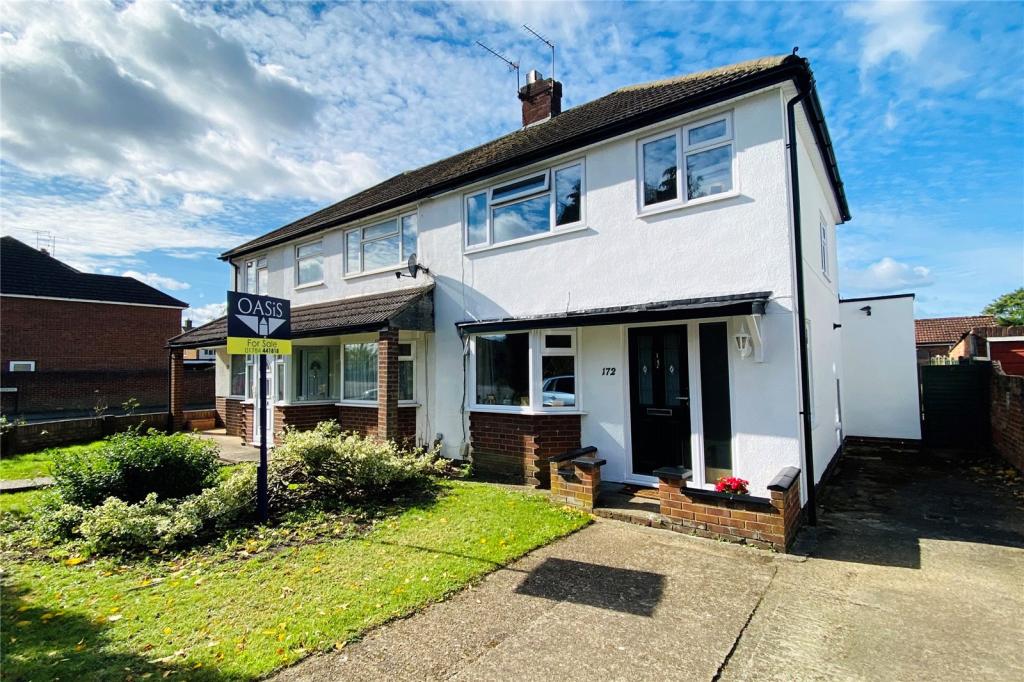 3 bedroom semidetached house for sale in Worple Road, Stainesupon