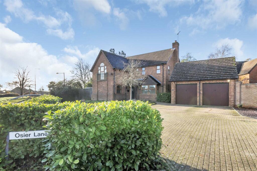 5 bedroom detached house for sale in Osier Lane, Shenley Lodge, Milton