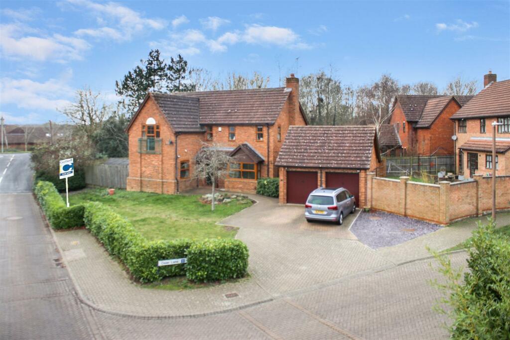 5 bedroom detached house for sale in Osier Lane, Shenley Lodge, Milton