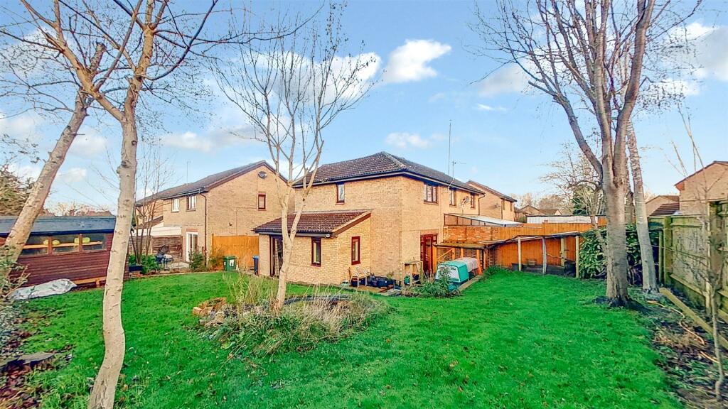 2 bedroom semidetached house for sale in Brayton Court, Shenley Lodge