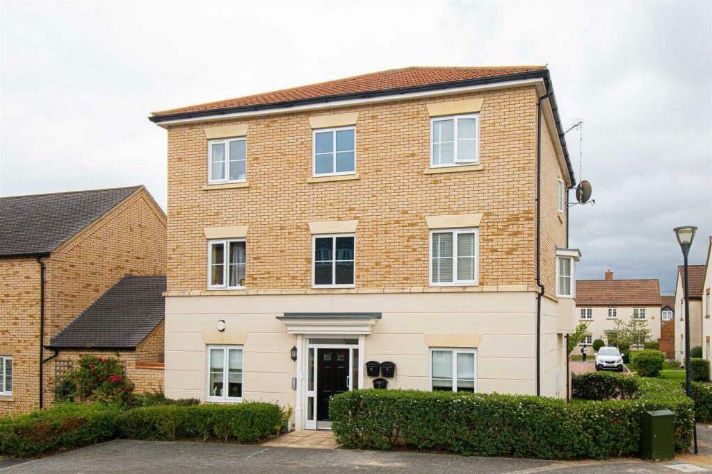 2 bedroom apartment for rent in Harlow Crescent. Oxley Park, MK4